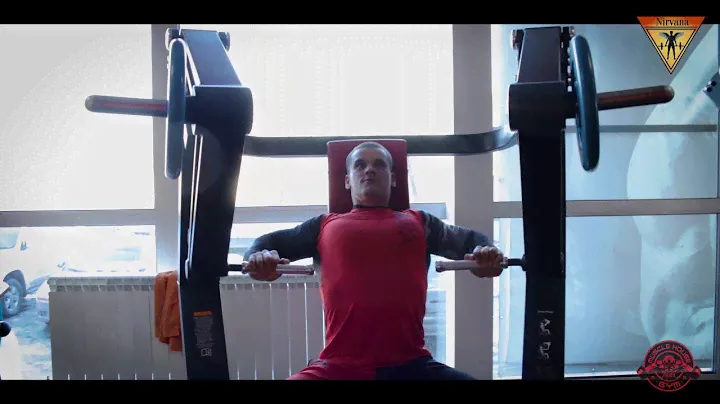 2 - Силовой тренажер KRAFT FITNESS Plate Loaded KFPLWCP (Жим от груди широким хватом)
